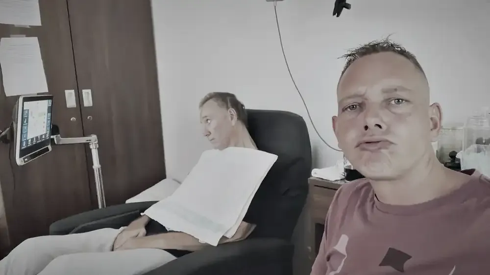 Wesley bij zijn vader in het verzorgingstehuis
