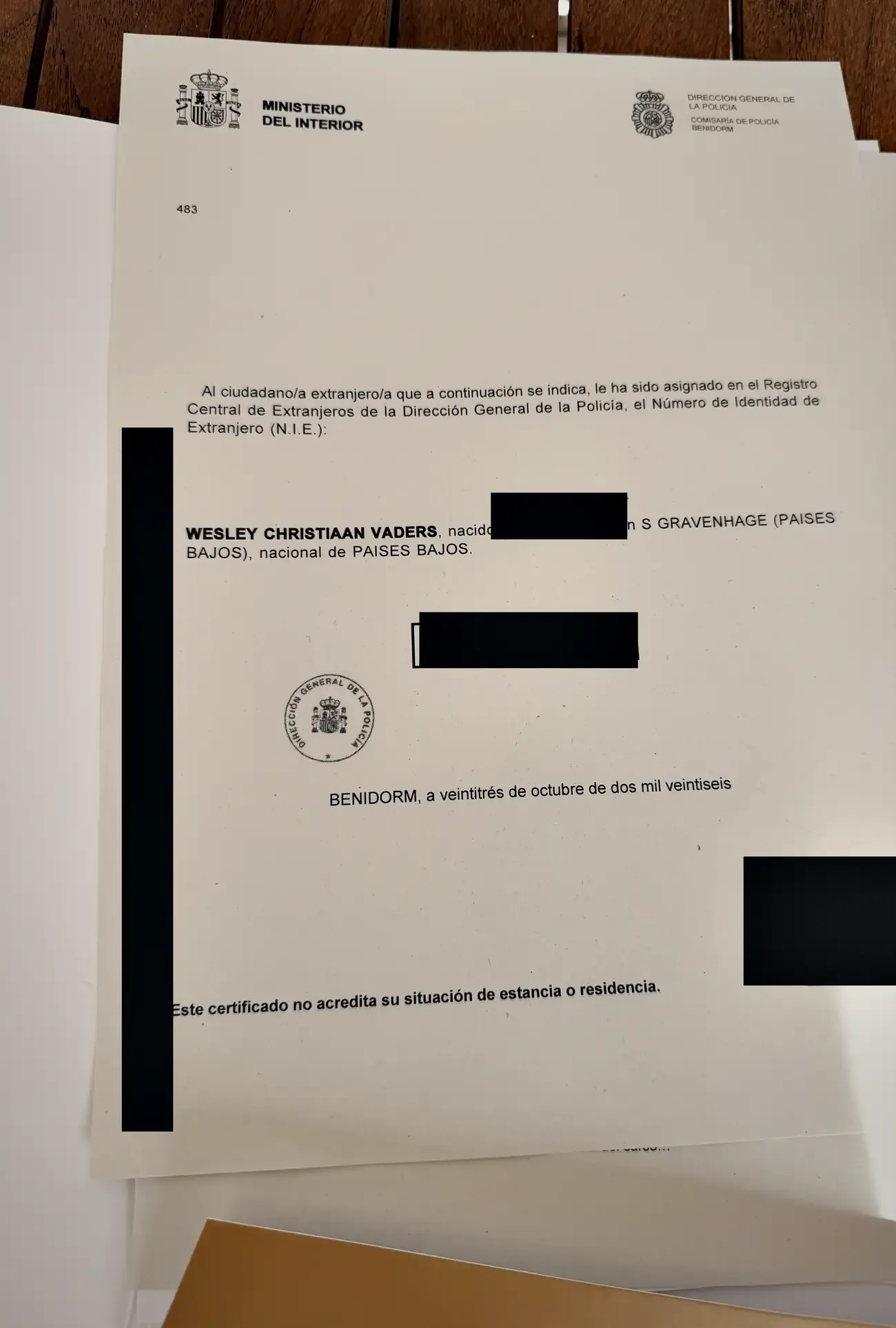 De brief van het Ministerio del Interior waarop mijn NIE is toegekend, met de persoonsgegevens afgedekt